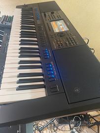 Yamaha PSR700SX