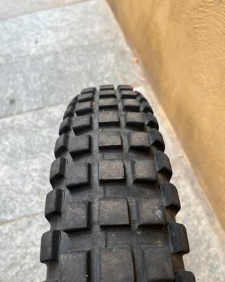 Pneumatico trial DUNLOP 4.00 18 usato tubeless