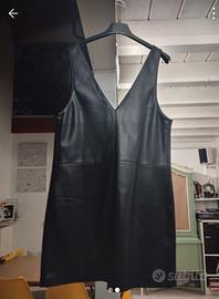 Vestitino corto similpelle nero