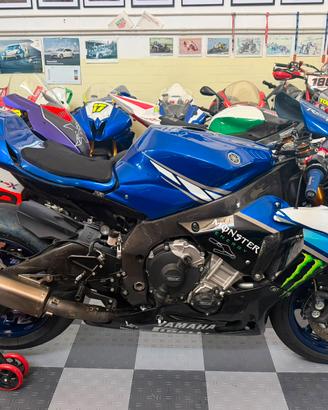 Yamaha R1