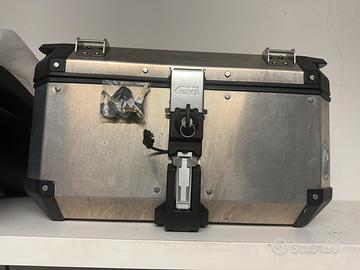 Bauletto Givi Trekker Outback 58 litri con accesso
