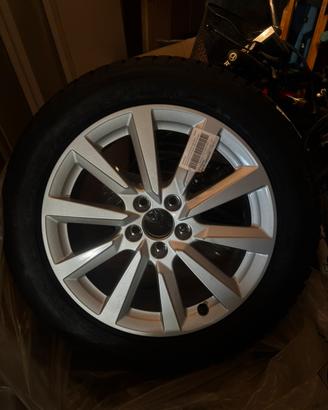 Set gomme invernali con cerchio Audi originale
