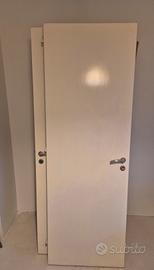 Porte interne color panna e maniglie argento satin