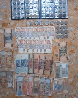 Monete Banconote dal Mondo 250 pezzi