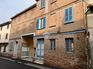 CASA SEMINDIPENDENTE A PORTALBERA