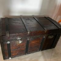 Baule antico in legno e ferro – 100×50×50 cm