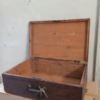 Valigia in legno antico anni '20