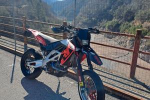 Aprilia sxv 