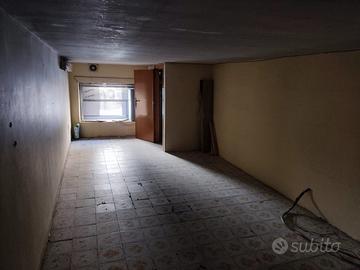 Locale per uso commerciale