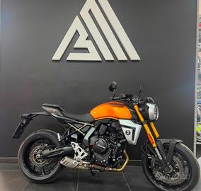 SUZUKI GSX-8T - ANNO 2026
