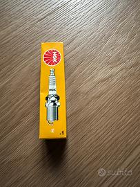 Candela NGK LMAR8A-9 per scooter