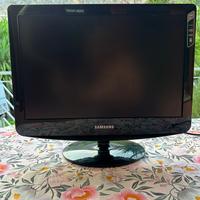 TV monitor samsung 19 pollici con decoder esterno