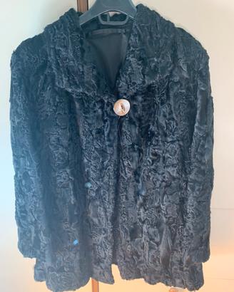 Pelliccia di agnellino nero