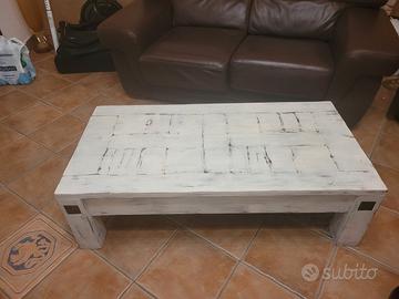 tavolino basso di legno