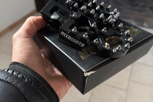 Pedane accossato nere