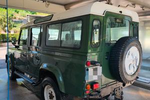 Defender 110 td5  9posti Land Rover 