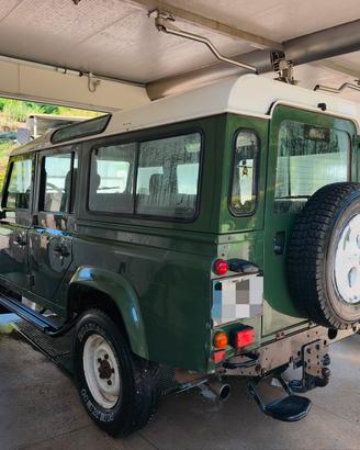 Defender 110 td5  9posti Land Rover 