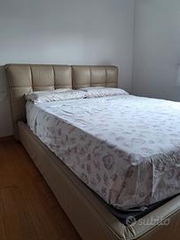 Letto matrimoniale con contenitore