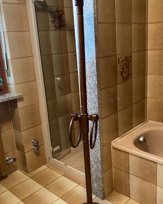 Porta abiti in legno massello