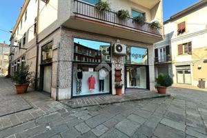 NEGOZIO A AULLA