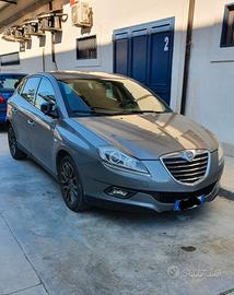 Lancia delta 1.6 mtj 120cv  cambio automatico 