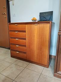 Cassettiere marroni legno