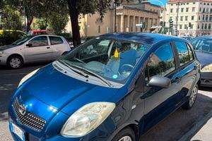 Toyota Yaris 1.0 benzina