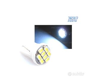 LED LAMPADINA T10 8LED