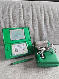 Nintendo DSi XL verde completo con caricatore 