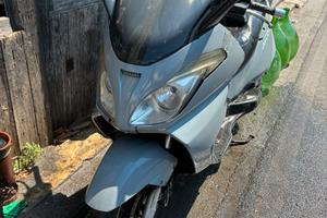 Scooter Aprilia Atlantic 500 di cilindrata