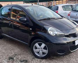 TOYOTA Aygo 1.0 12 valv. VVT-i Navy 5 P.