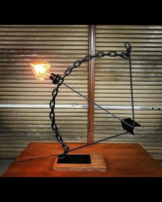 Lampada arco con freccia cuore