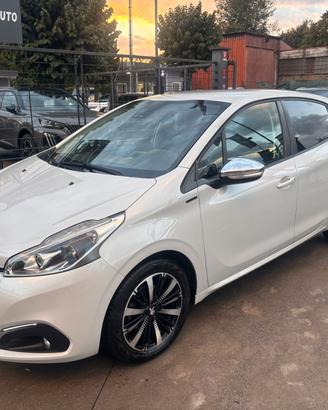 Peugeot 208 PureTech 82 5 porte Allure