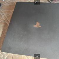 PlayStation 4 pro + 7 giochi e 2 controller