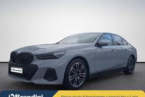 BMW i5 edrive40