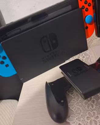 PlayStation 4 e Nintendo Switch con 30 giochi