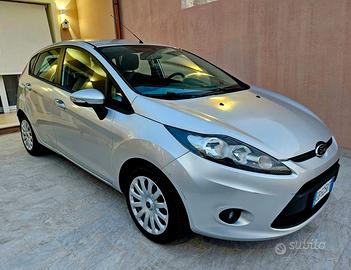 Ford Fiesta 1.4 TDCi 68CV 5 porte Titanium
