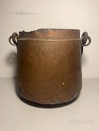 Pentola antica vintage in rame 1900 con manico