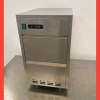Fabbricatore cubetti ghiaccio 24 kg in 24 ore