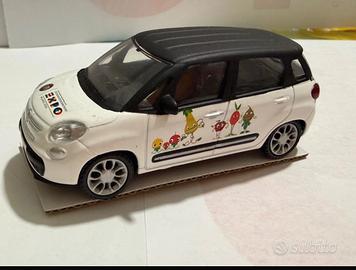 Fiat 500 L 1:43