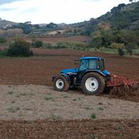 New Holland TM 140