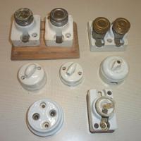 Grande lotto elettrico vintage ceramica e ottone