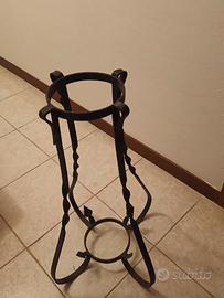 Portavasi in ferro battuto