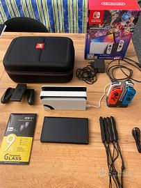 Nintendo Switch OLED con Accessori