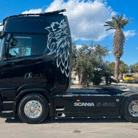 Trattore stradale SCANIA S580