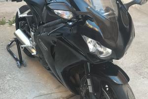 Honda CBR 1000RR 2010 LEGGI BENE 