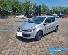 RENAULT Clio - 2008