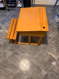 Scrivania per bimbi con scrittoio