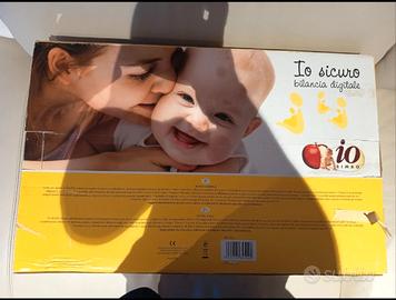 Io sicuro. Bilancia digitale pesa bambino.