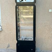 Vetrina dotata di illuminazione